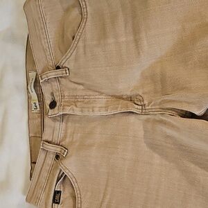 Lee Men's Regular Fit 5 Pocket Button Zip CLosure 33" X 30" Tan